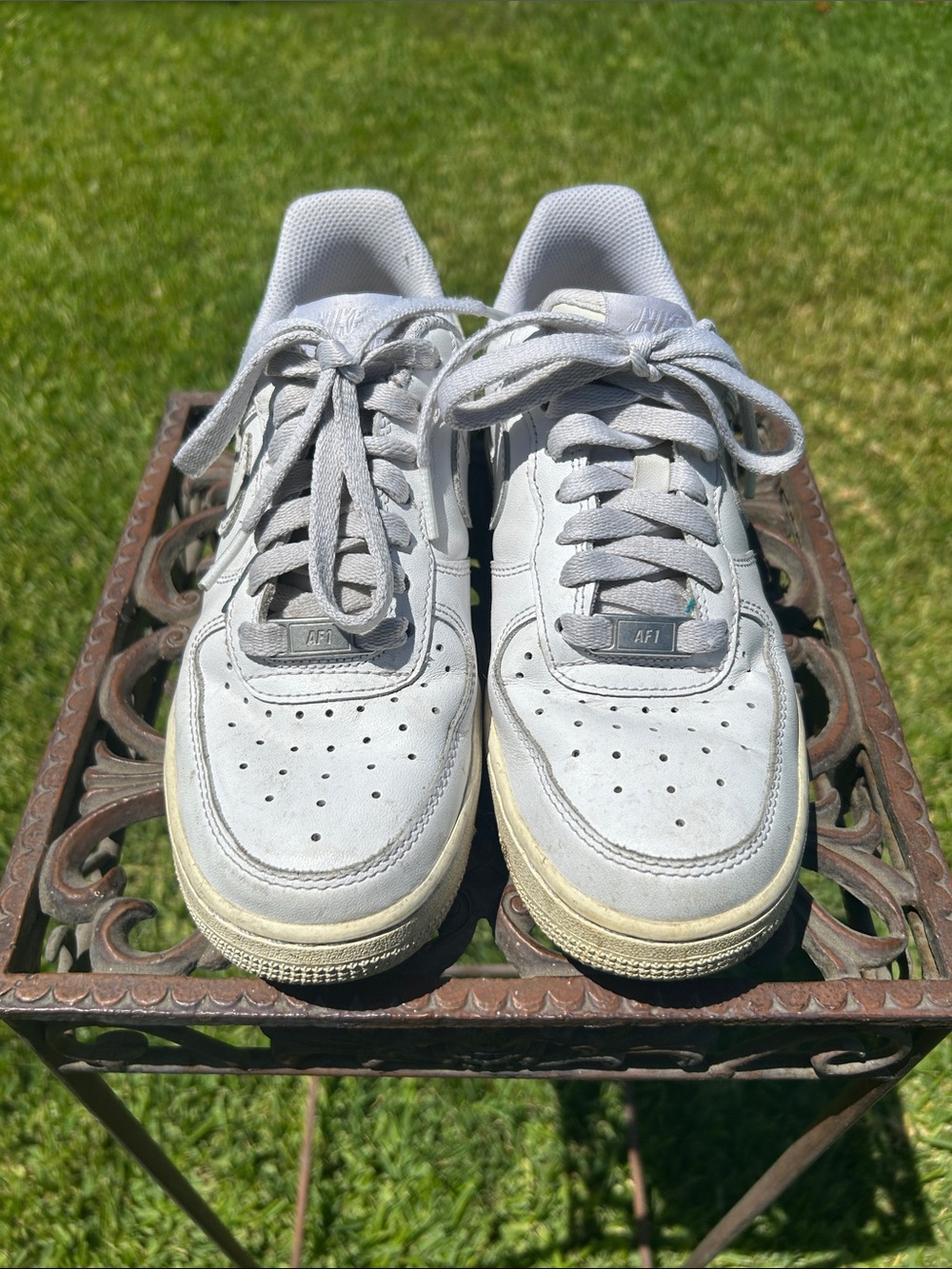 Nike Air Force 1 Low Triple White Sneakers Woman’s Size 6